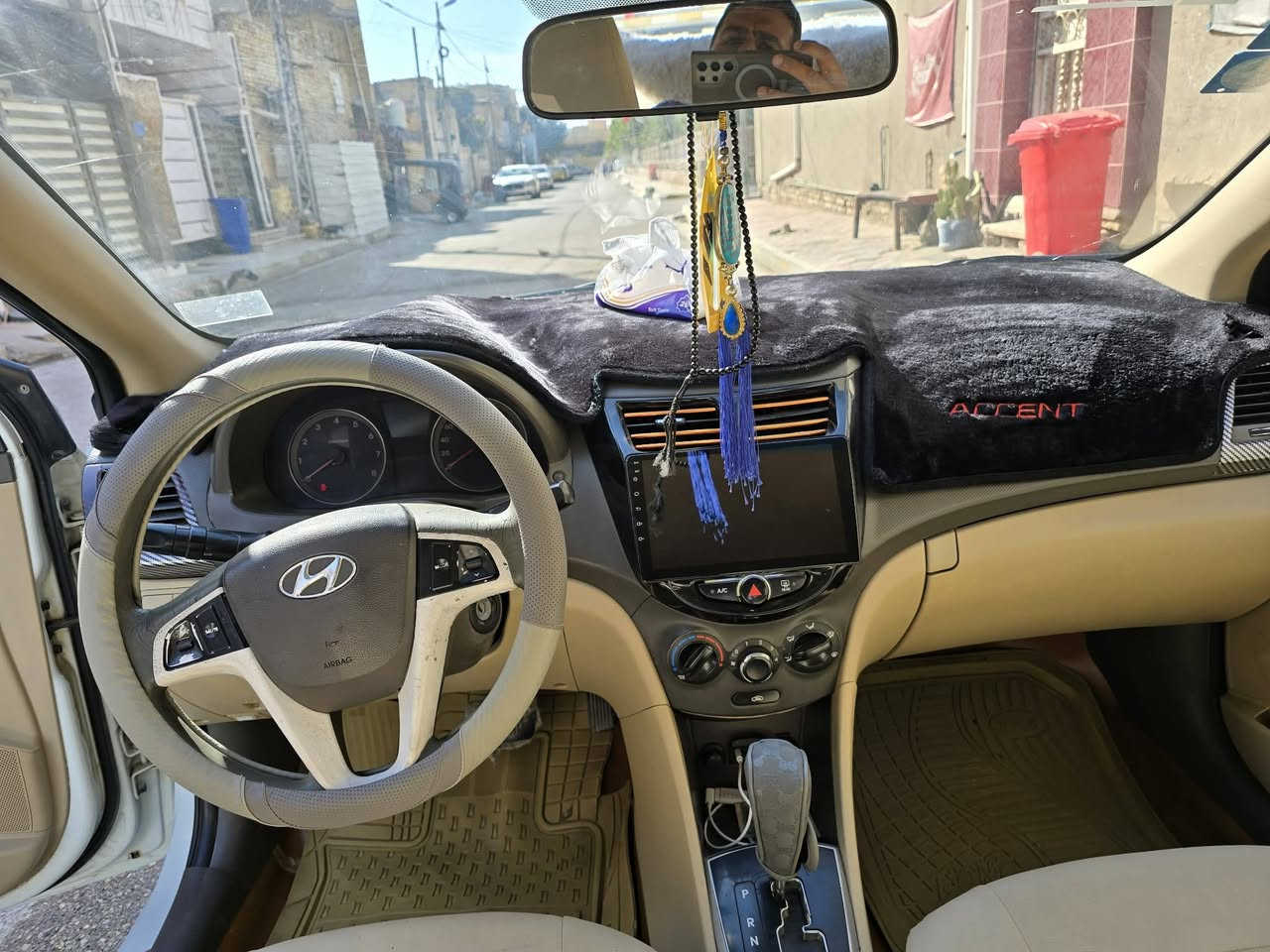 اكسنت خليجي موديل ٢٠١٤ مكينة ١٦٠٠ السيارة باسمي للاستفسار ***********

