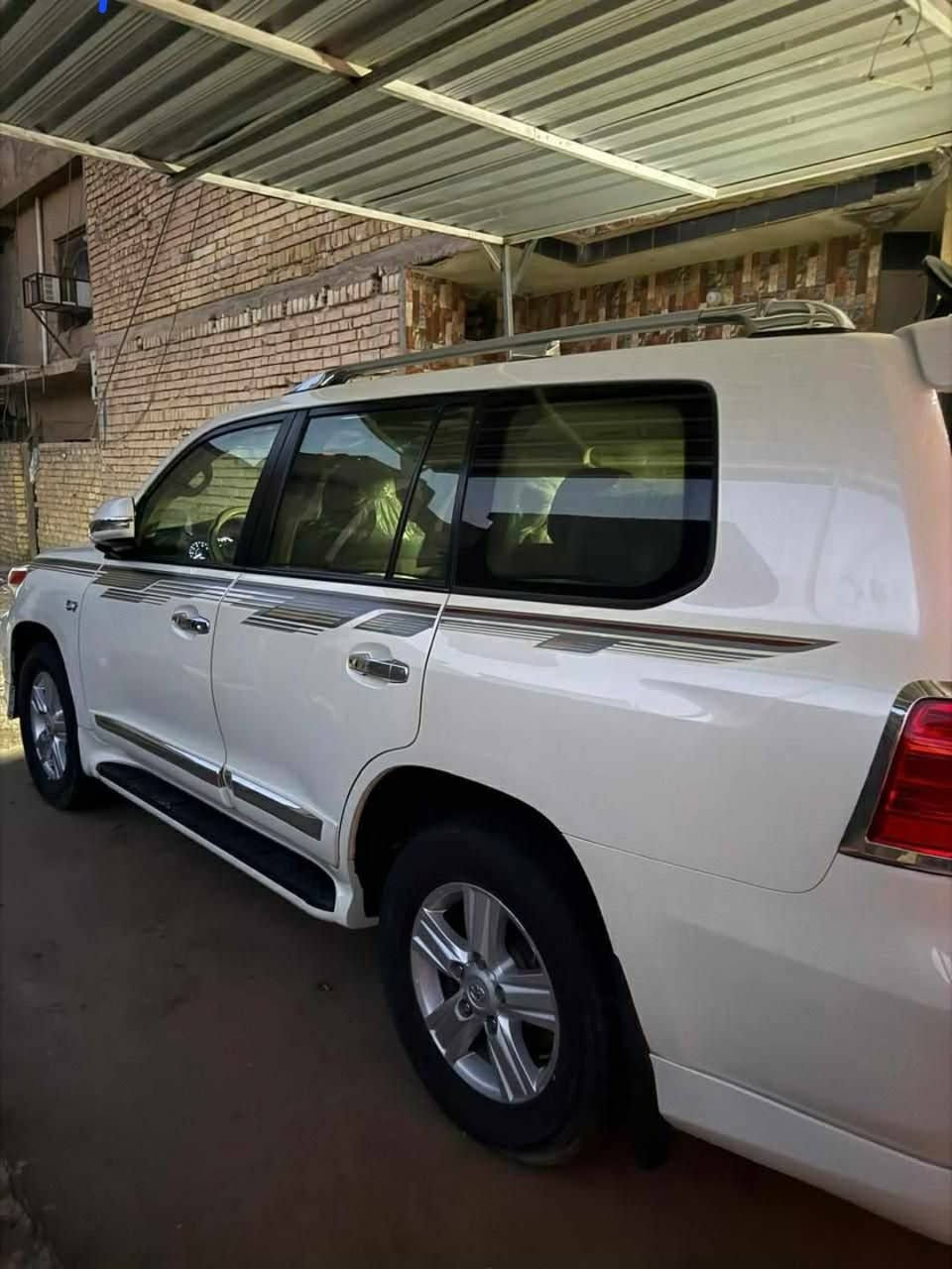 لانكورز ٢٠١٣ ساز بيهه باب مبدل اصلي بدون صبغ اصلي شركه وبيهه بوارد ٣ مكانات سعر ٣٢٠ ورقه ***********
