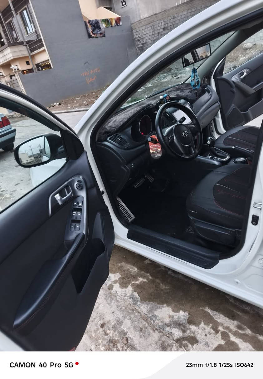 سيراتو صالون موديل2013
نضافه فول كير محرك شرط 
سيارة مامتعوبه 
بيها بارد شيوه بل جاملق وبيها بارد شويه بل باب مال السايق شويه بدون صبغ سيارة مال بيت رقم اربيل ***********
