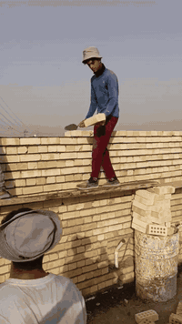 سلام عليكم خلفه بناء شغل درجه اوله متفرغ حاليا اشتغل بي مكان بغداد ورزق على الله ولحمد لله***********
