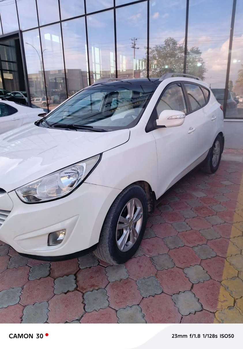 توكسون ٢٠١٢ فول مواصفات رقم سليمانيه شرط التحويل سياره جاهزه من كلشي بدون ضربه بدون صبغ سونرها موجود سياره مكفوله سعرها ١٣٩وبيها شويه مجال عنوان ديالى خانقين *********** خناقين, ديالى
