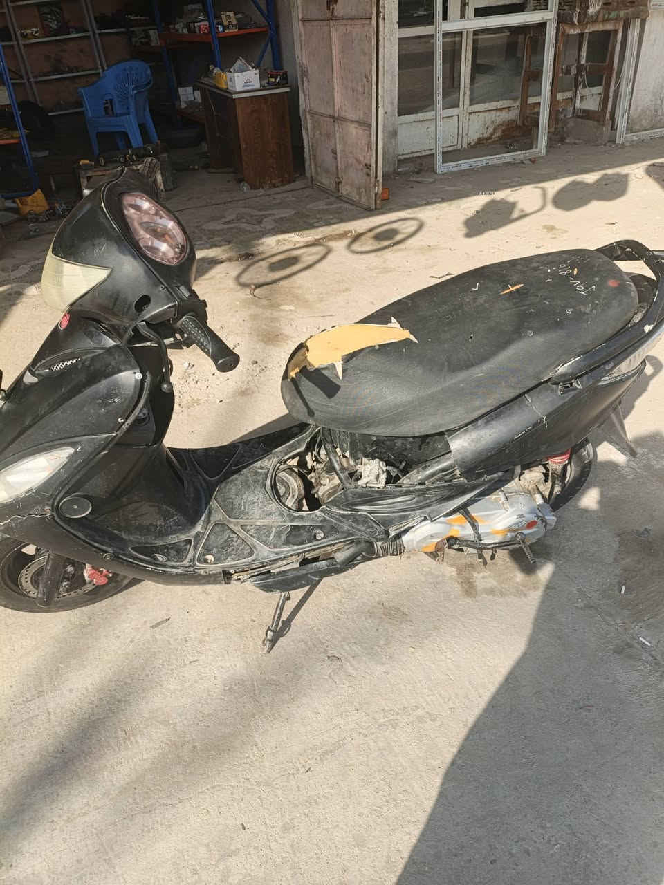 سلام عليكم درجه جيفور شغاله للبيع سعر 225 وبيه مجال العنوان كرمه بني سعيد اللاستفسار تصل عله رقم ***********
