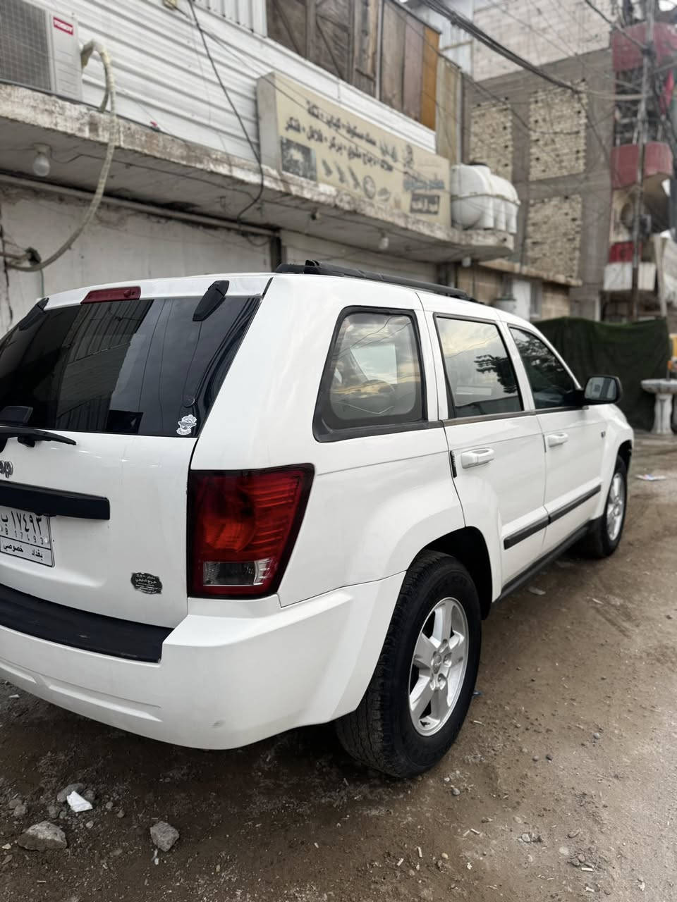 جيب لاريدو ٢٠٠٧ مكينه ٦ سلندر ٣٧٠٠ التو ويل المرغوب بدون كص او تلاعب او تحوير على وضع الشركه صبغ عام وكفاله عامه كير مكينه كهربائيات تدفئه تبريد 
كشنات كهرباء وشاشه وكروز كونترول وكلشي بي شغال 

 ضربتها جاملغ خلفي عكس السايق 
السياره رقم بغداد شرط التحويل

عارضها ب85 وبيها مجال حك الجيك

مكاني بغداد الكريعات

***********
