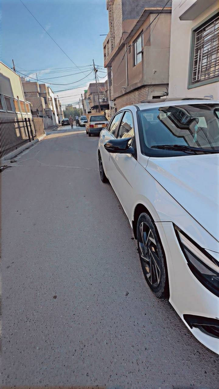 سلام وعليك انتر موديل2024 وكاله خليجه كوري اصلي محرك 2000دوش السياره فول موصفات
فتحه 
شاشه 
بصمات ثنين
تبريد قطعتين 
مري شفط
مكفوله من كلشي
حساسات اماميه وخلفيه 
ترحيب ثاتي 
وبيه هواي موصفات
السياره مال قصد باسم المالك كاعد ابغداد الجديده ويسويلك وكاله بعدله 7اشهر وتتسدد
السياره ماشيه 57
بعده شركه 
السعر 175
رقم ***********
