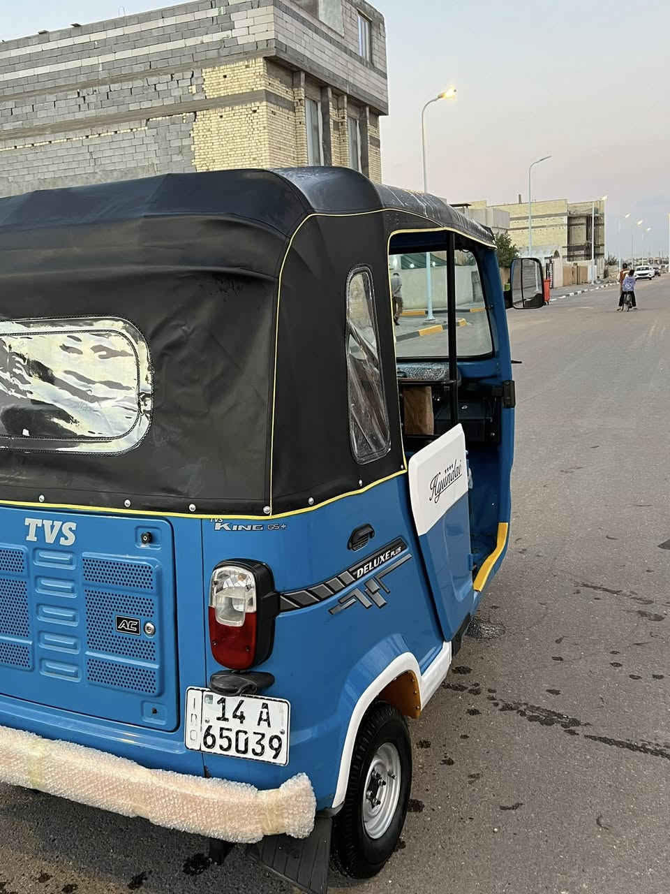 السلام عليكم تكتك للبيع 2022 رقم وسنويه تحويل ثاني يوم
تكتك بديها (كفاله عامه)

السعر 8 مليون (بيها مجال قليل)

رقمي ***********

مكاني: البصرة - قرب المدينة الرياضية
