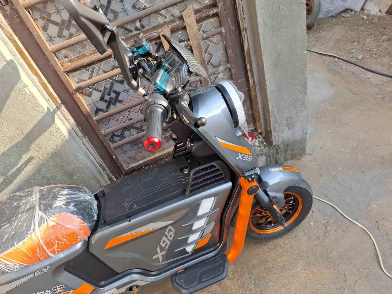 دراجة g900 مديل 2026 الدراجة زيرو توني مشتريه مشحونه ٦ مرات بطاريات 32 توني مشتريه حته الوصل مالته موجود منشور تشتغل بصمة وبيه ام بي ٣ وبيه هواي مواصفات ما اعرفلهن السعر 590 الف 
***********
