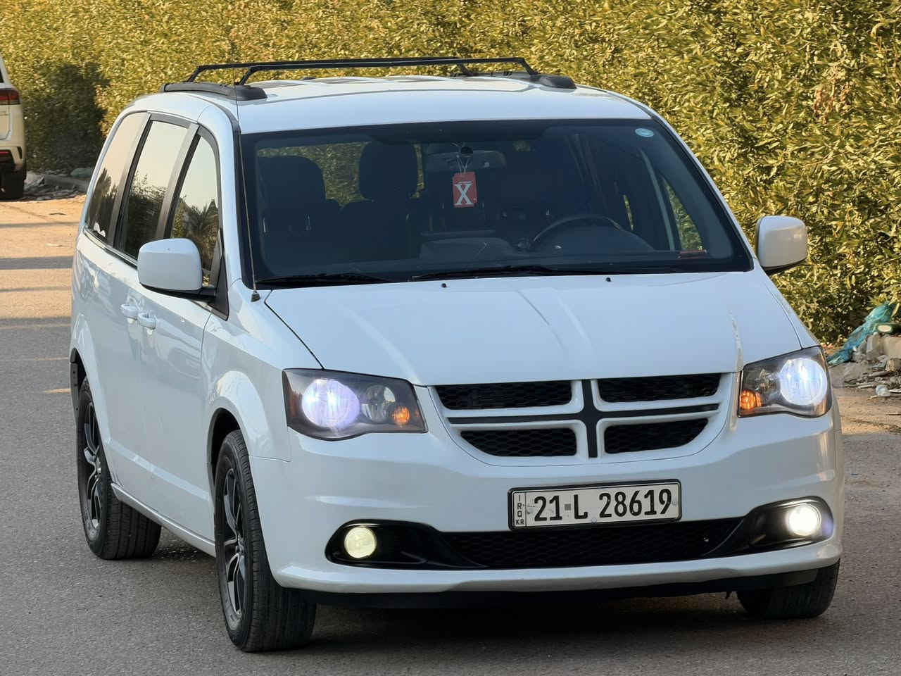 دوج كرفان موديل 2018 
رقم شمالي تحويل مباشر 
مواصفات GT يعني فول الفول 
باب كهرباء وبرداد وفرس سقف وكشن جلد 
وباقي المواصفات معروفه 

السعر ١٧٩ 

محرك شركه كير  جديد كفاله 

حادثها حافت الجاملغ الخلفي بدون ايرباك 
وهلال الخلفي العكسه  ماشر بالصور   
تقرير كارفكس موجود بالصور 
ورقم الشاصي 

مكاني بغداد زيونه 

رقم الهاتف ***********
