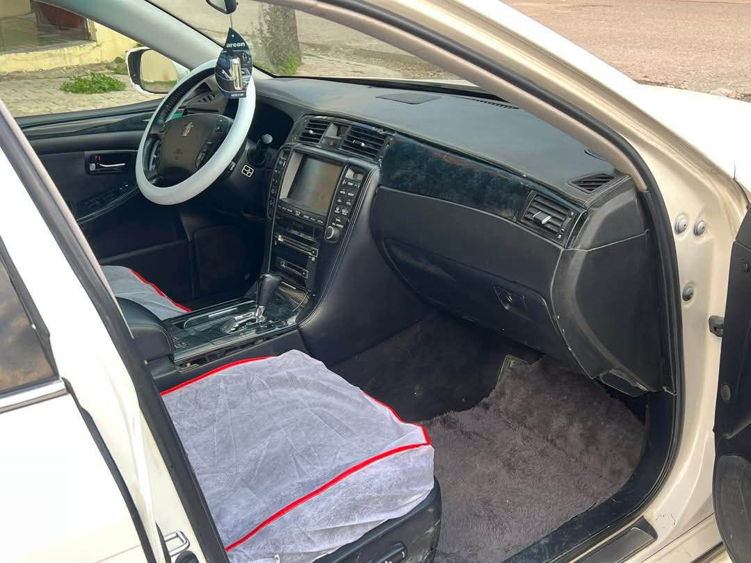 شاهینە موس 2005  سێ دوگمە سپۆرت گێڕ و مەکینە گەورە 182 تەبرید سارد و گەرم بەسراوە برێکی بەسراوە کامل مەسرەف کراوە چوار تایەی تازەی لەژێرە ویل دنگە مشت لێکسز ئاوێنە ئیشارەت 142 هەزار ڕۆشتوە یەک پارچەی ئەوروپای بۆیاخە سەیارەیەکی زۆر جوان و پاکە ماڵی دۆستە سعری 65 وەرەقە و کەمێک مەعامەلە لە نزیک کەلارم *********** كالار, السليمانية
