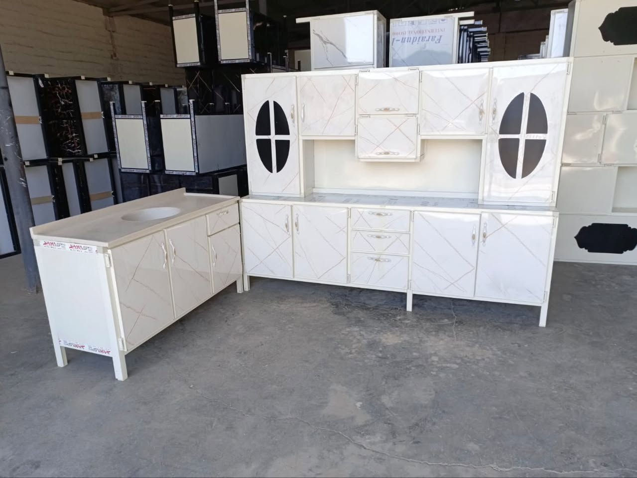 كاونتر ارضي مترين ونص مع ملحق مترين ونص مع سنك مرمر متر ونص
 السعر 365 الف 

توصيل مجاني. بغداد. 
الفلوجه صقلاوية عامريه خالديه كرمه.  
رمادي. 15
بابل كربلاء نجف ديوانيه. توصيل 10
صلاح الدين  واسط بعقوبه خالص 25 
ناصريه ميسان. سماوه،30
بصره 40
نهروان افضيليه سعادة بسمايه اللطيفيه طارمية توصيل 10.


**إذا كنت صاحب هذا الإعلان وتريد حذفه لأي سبب، رجاءا أرسل رسالة إلى الدعم الفني**