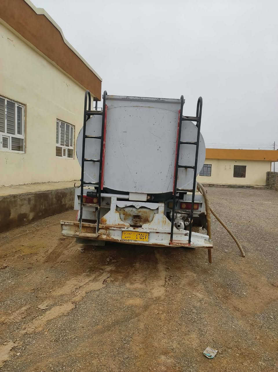 اسكانا 111 تنكر للبيع حمول 11الف تانكي مغلون رقم نينوى
***********/رقم الجوال
