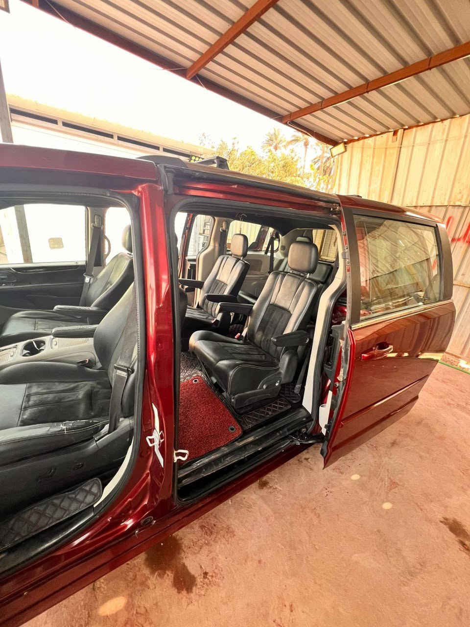 السلام عليكم دوج كراند كرفان موديل 2017 رقم اربيل بسمي مواصفات sxt  معروفه باقي التفاصيل اتصال على رقم الهاتف ***********
***********
