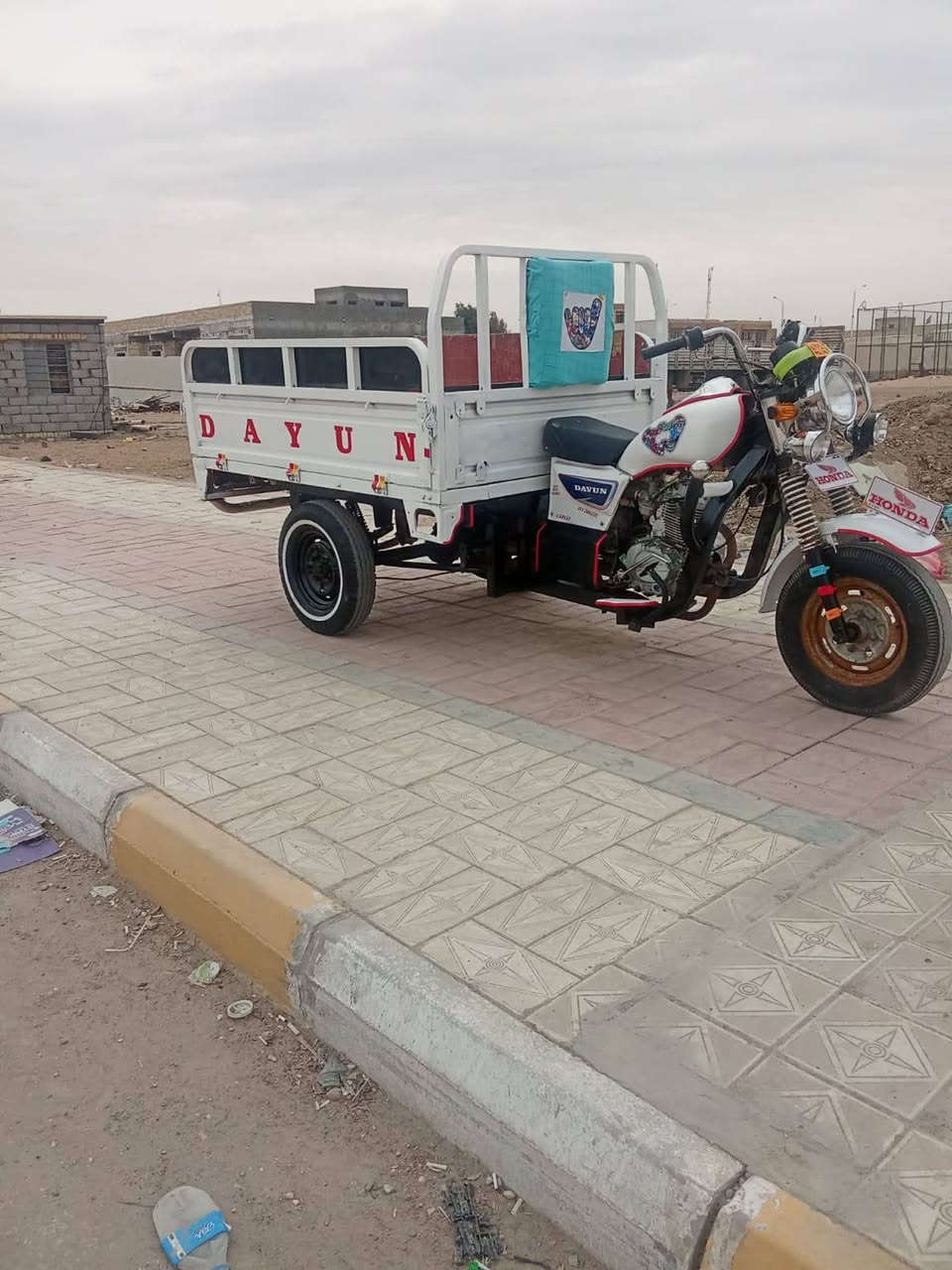 سلام عليكم ستوته البيع دايون مديل 2016 أوراق اصولي كامله بسمي ستوته جاهزه من كلش تواير جدد كله جديد كهربايات كلهه شغاله نكره سلف جاهزه من كلشي  كامله
سعر{. مليون او 600.} او بيهه مجال قليل مكان ناصريه مركز الرقم *********** اتصل خاص ماجاوب
