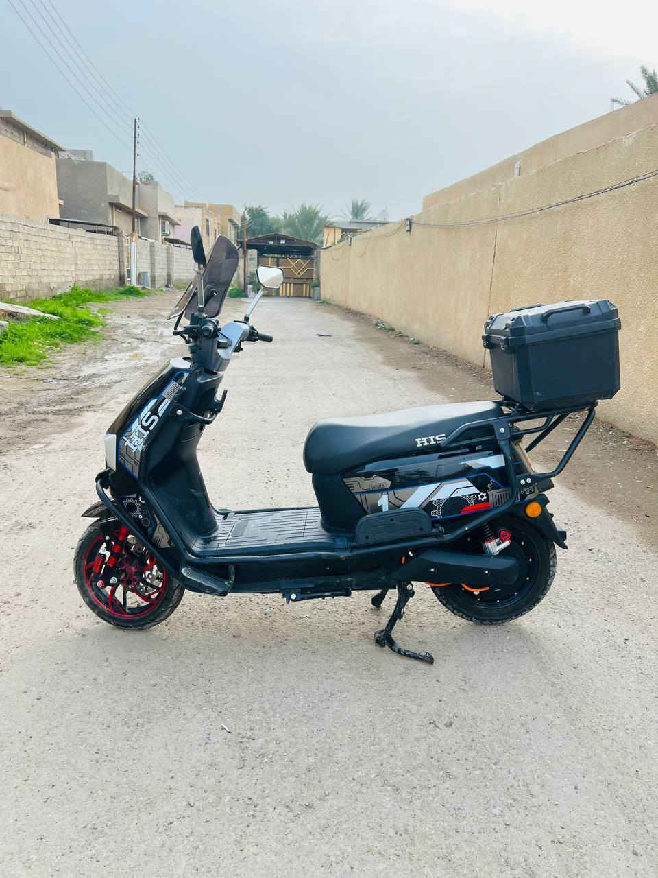 السلام عليكم دراجه شحن موديل 2026 شركه HIS شبيه دراجه سكنس مكفوله كفاله عامه 6 بطاريات 36امبير حقيقي ملف 3000W سرعه 100 حقيقي الشراي الاتصال على هاذه الرقم***********

