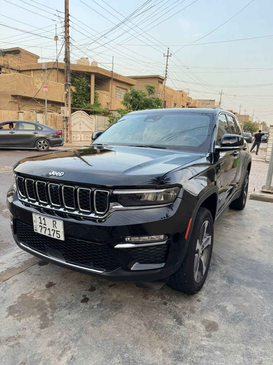 السلام عليكم
جيب  لمتدد بلاس  هايبرد 2023 بلك ان 
فول 1/1 
وارد امريكي 
ماشية  7 ألف ميل 
صور الحادث مرفقة مع المنشور 
مواصفات فول 
تبريد منفصل 
خزن ميموري  
كامرة 360 درجة 
رادار امامي 
حساس امامي خلفي 
كشنات حار بارد 
رقم بغداد بسمي تحويل ثاني يوم 
السعر 28ونص بيها مجال 
رقم الهاتف ‭٠٧٧١ ٨٠٦ ٧٠٥٠‬
مكان بغداد الدوره
