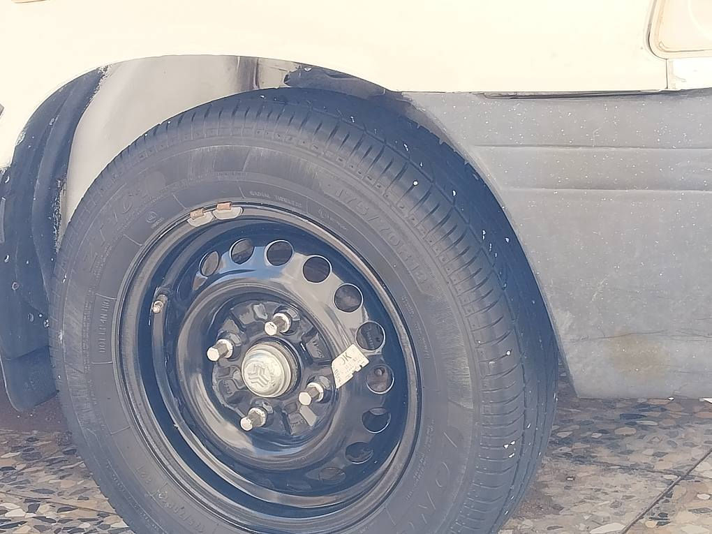 سايبه 11مكينه كير تبريد البرانكيت وحداده جديده كهربائيات لايت زنون اصلي وشاشه ومضخم وتخم رنكات وتايرات كله جديد بسم جيرانه وعندي وكاله عامه الي حق احول انه سياره جاهزة استخدام شخصي السعر 27عنواني البصره الزبير.*********** البصرة, العراق
