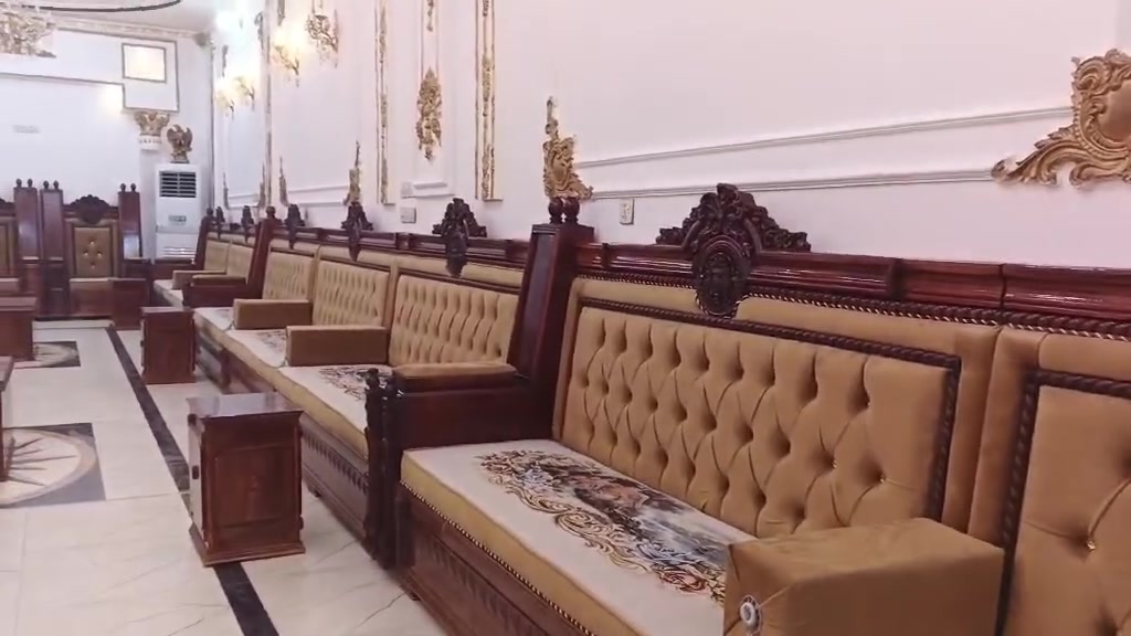 معمل ومعر ض احمد السلطاني العنوان بابل الحمزة الغربي رقم الهاتف ***********
