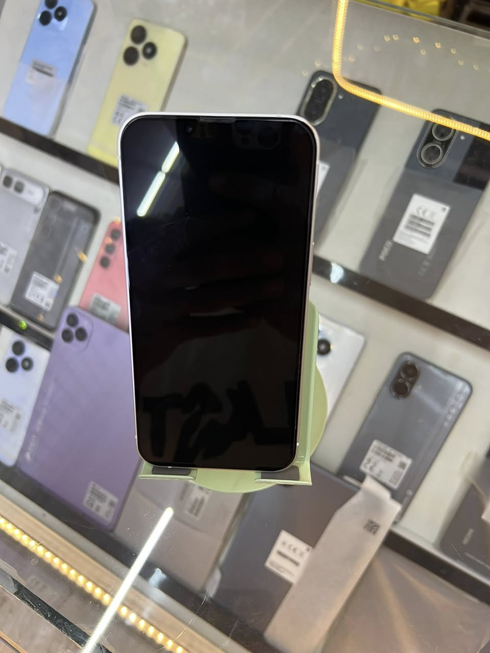 السلام عليكم 13. عادي للبيع   السعر 400
بطارية 100  ذاكرة 128 الجهاز ابلادي 
مكاني سامراء حي المثنى 
***********
