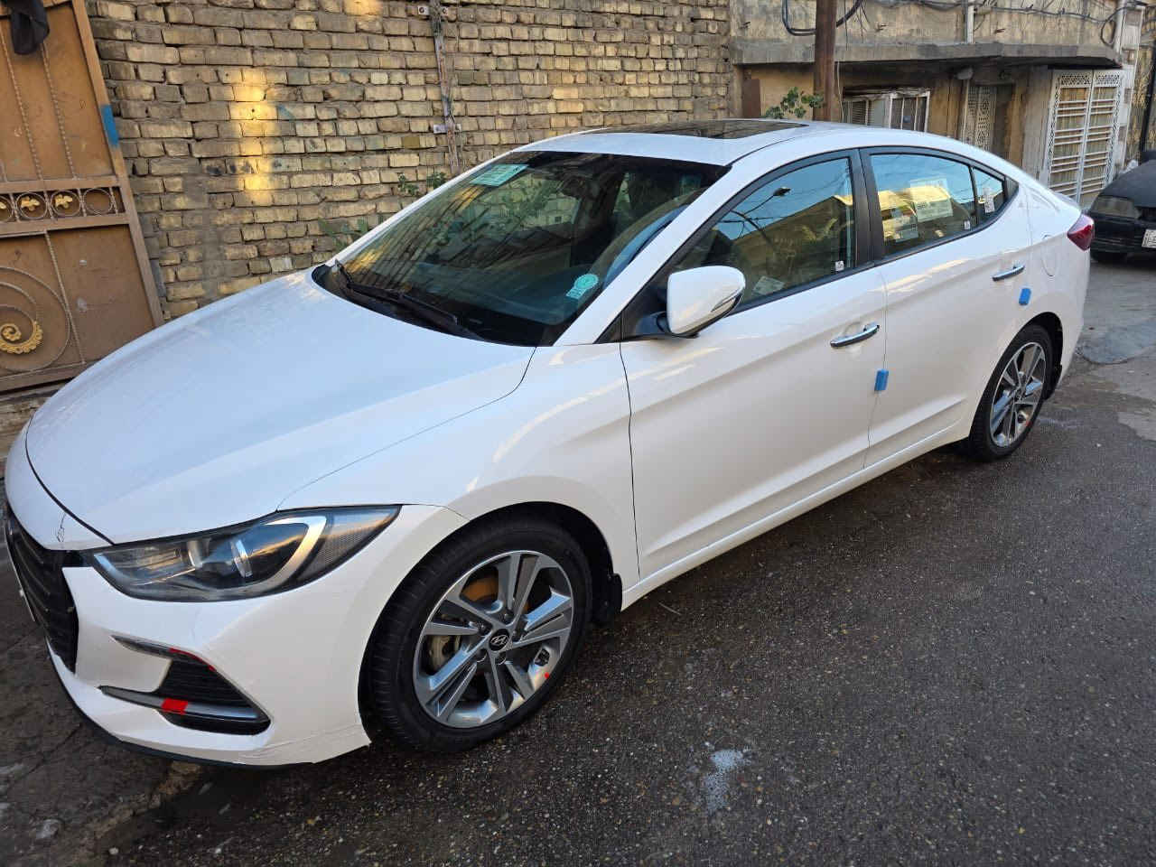 النترا 2019 سوبر  خليجي
كفاله عامه من كلشي
فول مواصفات للاخير 
فتحه جلد بصمه
السياره جداً جديده
ماشيه. 90 الف كيلو فقط
مكان بغداد
السعر 167
بأسمي رقم بغداد
***********
