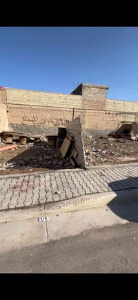 قطعه مساحه ٥٠ متر وجه خمسه نزال ١٠ صايره بمنطقه السكلات بضهر سايدين  ب...