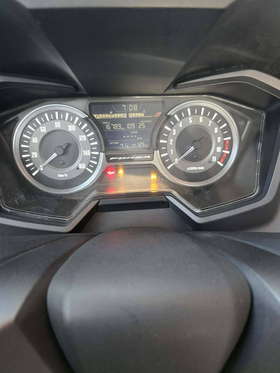 يا الله سلام عليكم فورزه 0/13 حديث  مكفوله بعدهي  بحالت الوكاله نازله من رمبه قبل كم شهر طلعت من رمبه  ماشيه 16الف /وهسه بل 20الف/الجامه اكترونيه تصعد وتنزل مرايات تنفتح وتنطبك وبعد بيها مواصفات  اخذتها 37 ورقه وهسه رايدها 28 وبيها مجال شراي اتصل *********** /مكاني ناصريه مركز وبخدمت شراي
