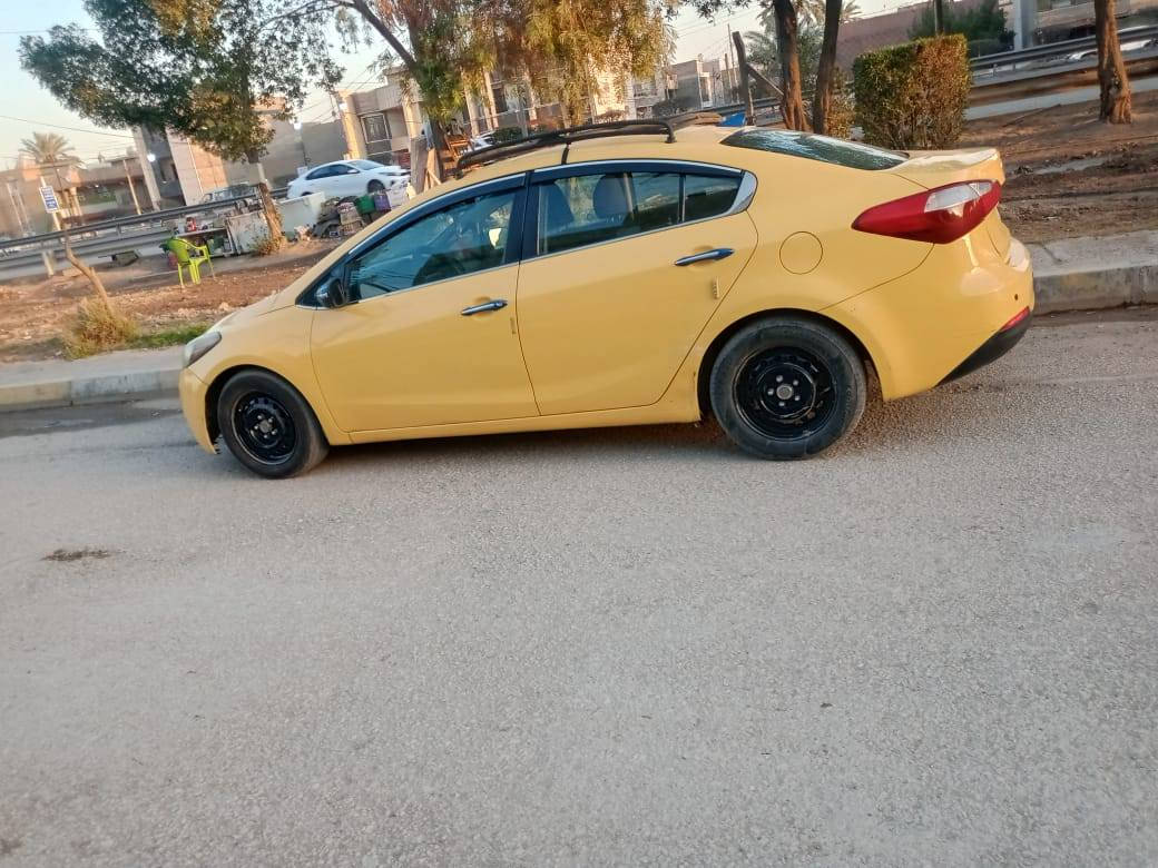 فورتي 2014  جيدي اي حادثها جاملغ وبعيد بدون دواخل السياره جاهزه السعر 92  مكاني بغداد  البياع ***********
