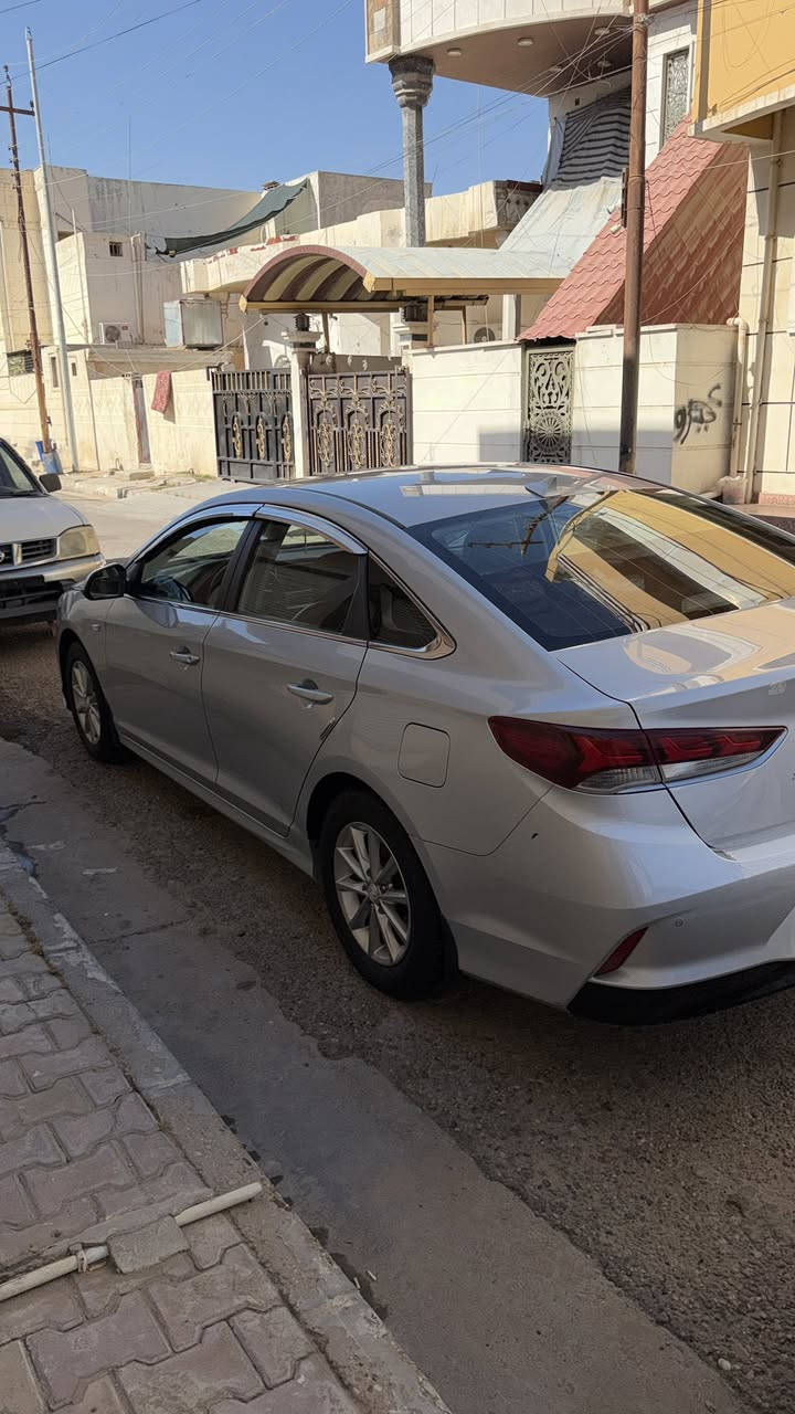 سونانا موديل 2021 بيه صبغ لقماره بدون معجون معوقين بسمي  سياره بلاديه ما نقصه شي  فول حداديه  مكينه 2000 دوش لمكان رمادي حي لعادل ***********
