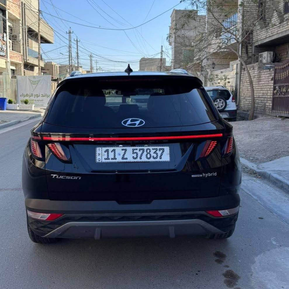 توسان موديل 2023 
فول مواصفات واحد على واحد 
بانوراما خمس كامرات 180 
رادارات امامي خلفي جانبي 
كشنات تدفئة وتبريد 
تحكم يموت تقدم ورجوع 
وارد امريكي حادثها فقط بنيد دون داخل وطخة بسيطة 
صوره الحادث بالمنشور 
سعرها 179 وبيها مجال 
ماشيه 33 
*********** بغداد, العراق
