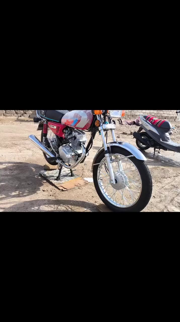 سلام عليكم دراجه البيع
موديل 25صاله شهر طالع من الوكيل 
اوراق سكنر 
مكاني العماره حي الواحده الاسلاميه 
رقمي***********
