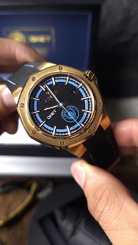 سويسري • اوتوماتيك • مينا كاربون