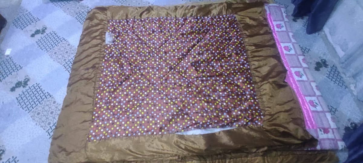 أغراض للبيع باسعار مناسبة 
الدواشك الواحد 10
الديباجات الواحد 8 اثنينهم 15
اللحاف الوردي 10
البطانيه 5


**إذا كنت صاحب هذا الإعلان وتريد حذفه لأي سبب، رجاءا أرسل رسالة إلى الدعم الفني**