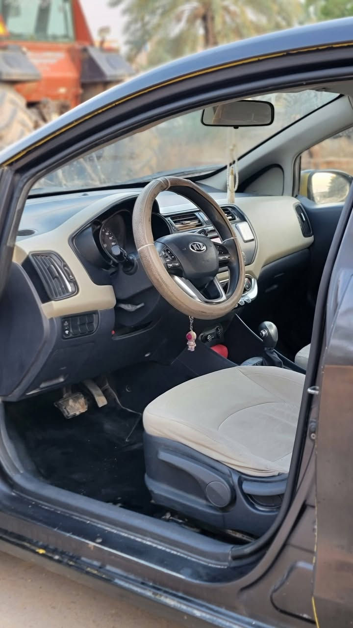 كيا ريو 2014 خليجي محرك 1600 قطرتين  العداد 135 الف رقم ميسان السعر 70    للاستفسار ***********
