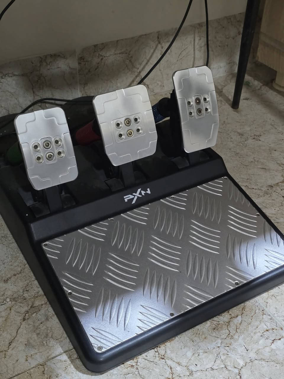 🔥 للبيع دركسون PXN V10 Force Feedback 🔥

إذا تحب ألعاب السيارات وتريد إحساس قيادة حقيقي، هاي فرصتك!

✅ PXN V10 الأصلي ✅ Force Feedback (رد فعل واقعي للطريق والسيارة) ✅ 3 بدالات احترافية ✅ جير يدوي ✅ متوافق مع PC / PS4 / Xbox One / Xbox Series X|S ✅ حالة ممتازة ونظيف جداً

🎮 جرب السباقات وكأنك داخل السيارة فعلاً، اهتزازات الطريق، فقدان التماسك، المنعطفات الحادة... كلشي تحسه بإيدك.

مو مناسب للمبتدئين بس، حتى عشاق المحاكاة وسباقات Forza وAssetto Corsa وEuro Truck راح يستمتعون بيه بشكل خرافي.

💥 السعر 275.000 الف دينار عراقي 📩 المراسلة على الخاص للاستفسار أو المعاينة.

"مو مجرد دركسون... هاي تجربة قيادة كاملة." 🚗🔥


**إذا كنت صاحب هذا الإعلان وتريد حذفه لأي سبب، رجاءا أرسل رسالة إلى الدعم الفني**