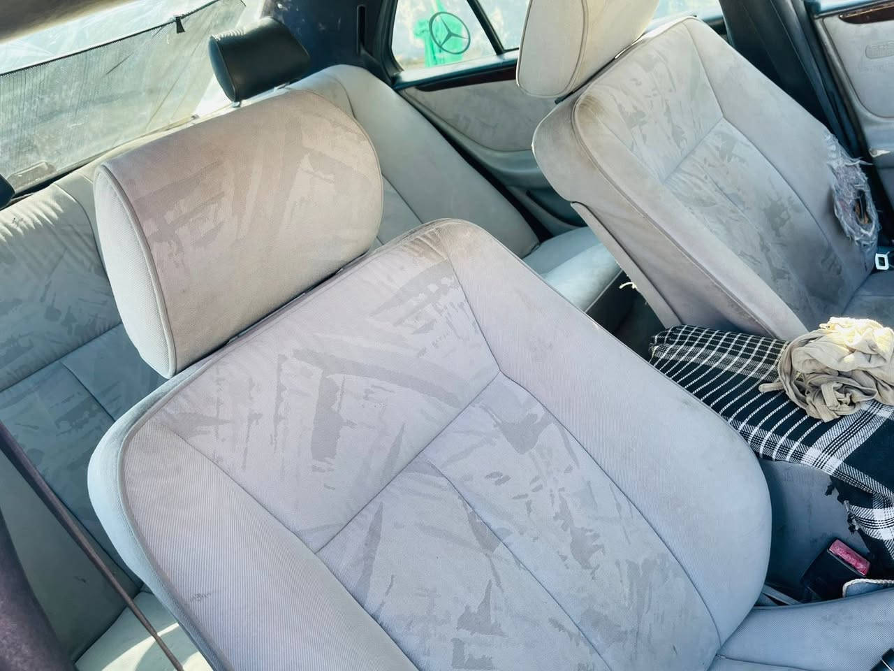 السلام عليكم ورحمة الله وبركاته مارسيدس ام عيون للبيع مديل ٩٦ محرك 3000ياباني جديد تخم تاير جديد ترايك وين ميعجبك السعر 46 مكان نجف مستعجل على بيعته تبريد ميشتغل اتصل وتساب 
***********
