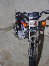 نامة مديل 25 طالعة بشهر 6 دراجة مفولة السعر 575 وبيها مجال حك الجية 07...