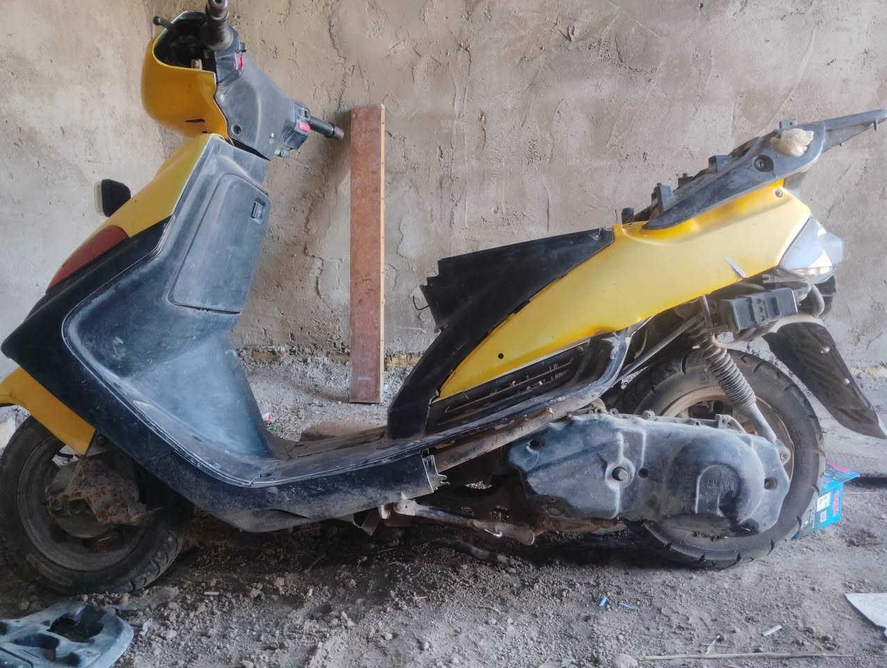 ذبانه فضائي كلجات للتاير الخلفي متفلشه فقط كلشي بيها شغال ***********
السعر ١٢٥ وبيها مجال
