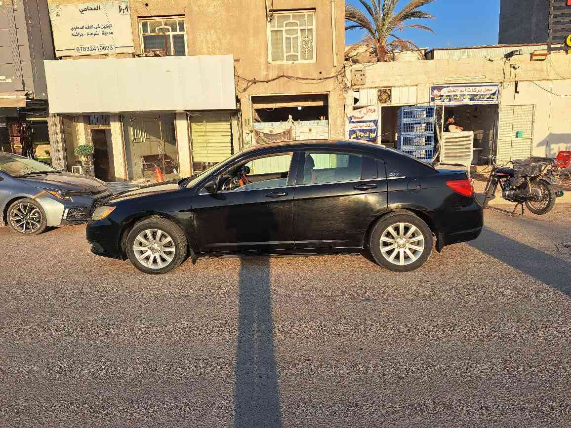 اللهم صل على محمد وال محمد
السلام عليكم 
سي200 موديل 2013 رقم بغداد مشروع وطني 
كير مكينه حدادية درجه اولى 
مكينة 2400  ، 4 سلندر  
السعر 64 وبيه مجال 
مكان السيارة مركز الحلة 
للأستفسار ***********
