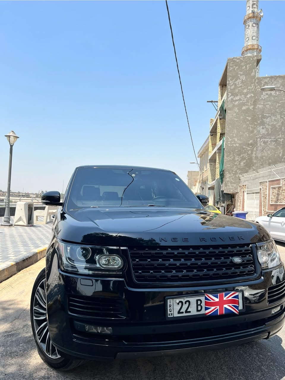 السلام عليكم Range Rover Vogue 2017
رقم اربيل كتاب تضليل 80‎%‎
كفالة كير ومحرك
صدر جديد
بدون نقص وارد امريكي كلين بدون حادث 
العنوان شارع فلسطين 
***********
