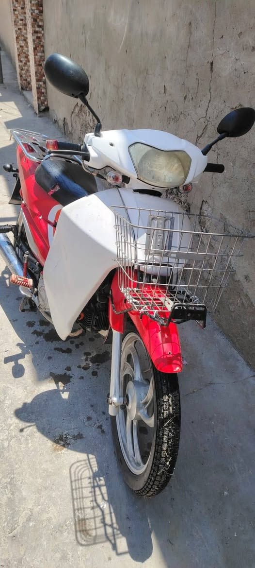 ماطور سرفيز للبيع نضيف اي نقص مابي   اذا مو شراي لا تعبني ولا اتعبك اتصل ***********
