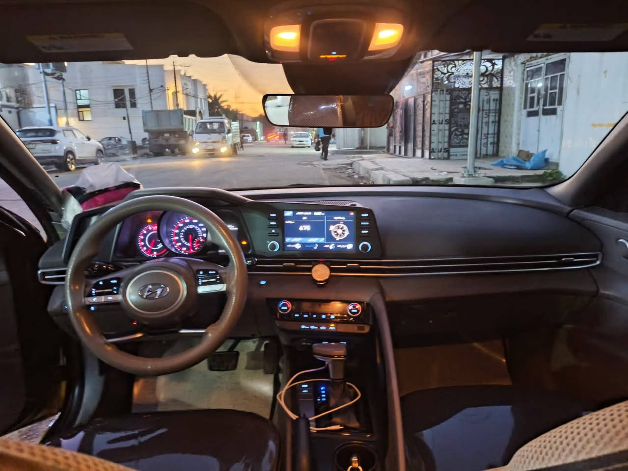 السلام عليكم من رخصه الادمي انترا مديل 2022  وارد امريكي محرك 2000منضومه غاز بيها كير ايتي سياره جديده سياره كامله اي نقص مابيها سياره بسمي مواصفات كامره دواره بصمه توقيف ذاتي  سياره فول عده الفتحه غير متواجد على الفيس مكان سياره شعله اسعر 150وبيها مجال ***********
