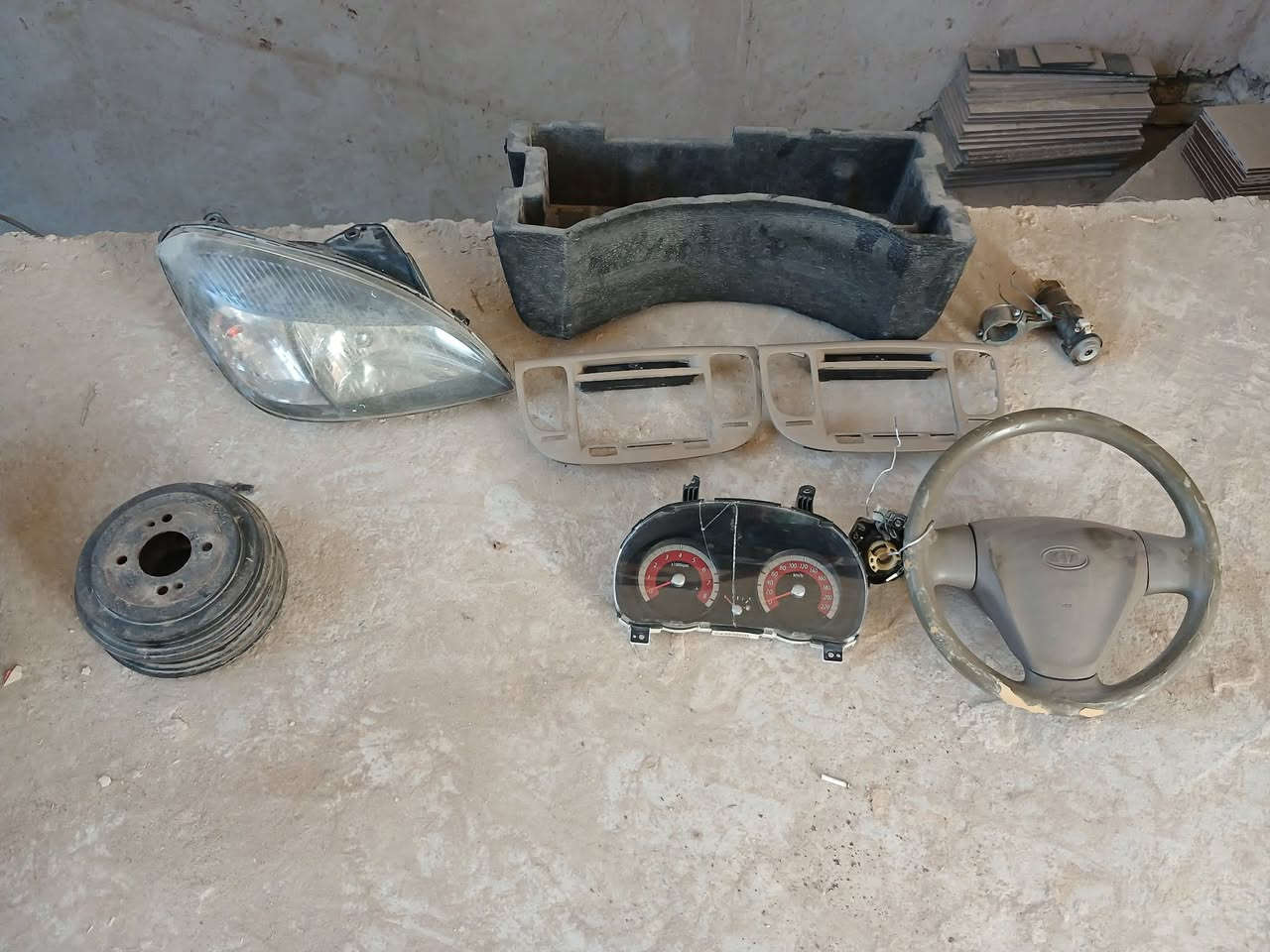 سلام عليكم ادوات ريو الشكل القديم للبيع كبات التخم75 فلنجات40فلينات عدد6 الوحده ع40 دركه40عداد50 اطار مسجل عدد2ع15الواحد لايت جهة اليمين اصلي40 جوزه معه السويج ع20 مكاني كربلاء للاستفسار ‭***********‬
