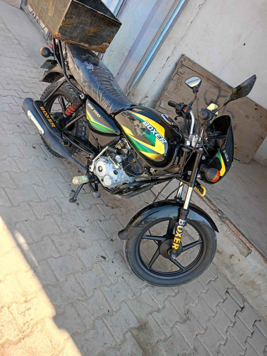 بوكسر 19 شكل 20 رقم وسنوية مجفت شركة مكفولة كفالة عامة برغي مامفتوح بية عدا بوش وبستم شركة دراجة جديدة وحلوة نعامة شلعة تخبل  مكفولة من كلشي لحيم عواج جفية  كلشي مكاني الخالص السعر مليون 200. وبية مجال لاستفسار ***********.
