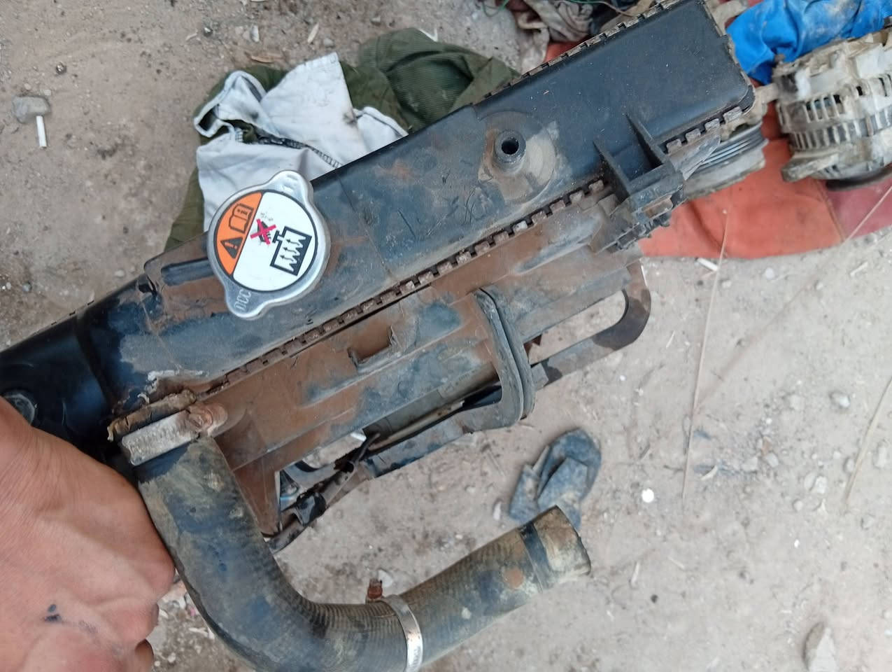 غراض سايبا 
كير الواحد ب150 شرط وضمان 
دينمو ب20
سلف ب20
كمبريسر شرط ب60
راديتر وفان ب30 
مكاني بصره ابو الخصيب وشنو تريد موجود مع الفتح والشد بدون فتح وشد  ***********
