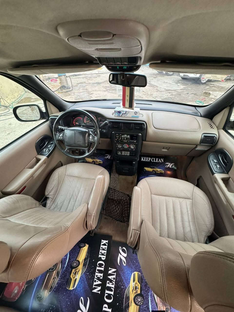 اللهم صلي على محمد

     السعر 88  سياره وضع شركه سبعه راكب 

 شوفرليت فنجر موديل 2004 رقم بغداد  ماشيه 143 الف حقيقي   صبغ فقط بنيد جماليه الباقي كفاله من صبغ وفتح 
وتبديل  وكفاله من شخط يعني نضافه 99 /100 سونار موجود

التفاصيل مكينه 3400 سته سلندر كفاله من فتح وتنقيص
 
كير مكينه حداديه امامي خلفي جديد تخم تاير جديد  

 تبريد تدفئة امامي خلفي شرط كهربائات كامله شركه 

دواخل السياره شرط شركه كلشي بيها جديد بيبان خلفي كهرباء 

سياره نضافه  شكد ماتوصفها قليل يعني مال جناي مال عائله 

حالها حال الجديد  لا تقارن السياره بغيرها تجي تشوف بعينك
 وتحكم 

الي مهتم بشراء اني خادم  الي يكول  مو سعرها اترجاكم اكو غيرها ربي يحفظكم  لحد يعلق تعليق سلبي مجال بسيط 

مكاني ديوانيه مركز السعر 88   

‏‪***********‬‏
