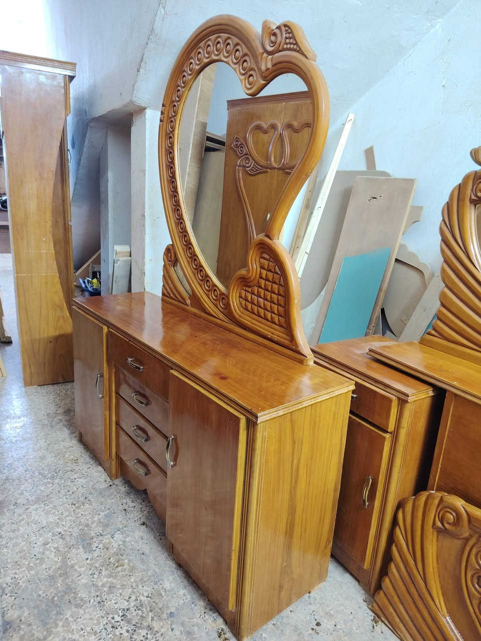 غرفه تزكام عماره صاج ثقيل تكمه 6باب نضافه فول معرض ابو عقيل ميسان حي رساله شارع ماطور قرب صيدليه حازم ***********
