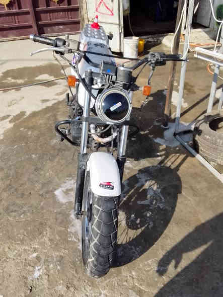 قفاز كاوسكي دراجه نضيفه وحلوه مكينه تخبل تيرات جدد سلف شغال هندل شغال ويل نيكل مرتبه وحلوه سعر 475الف مستعجل على بيعتهه عنوان بغداد الطالبيه ***********
