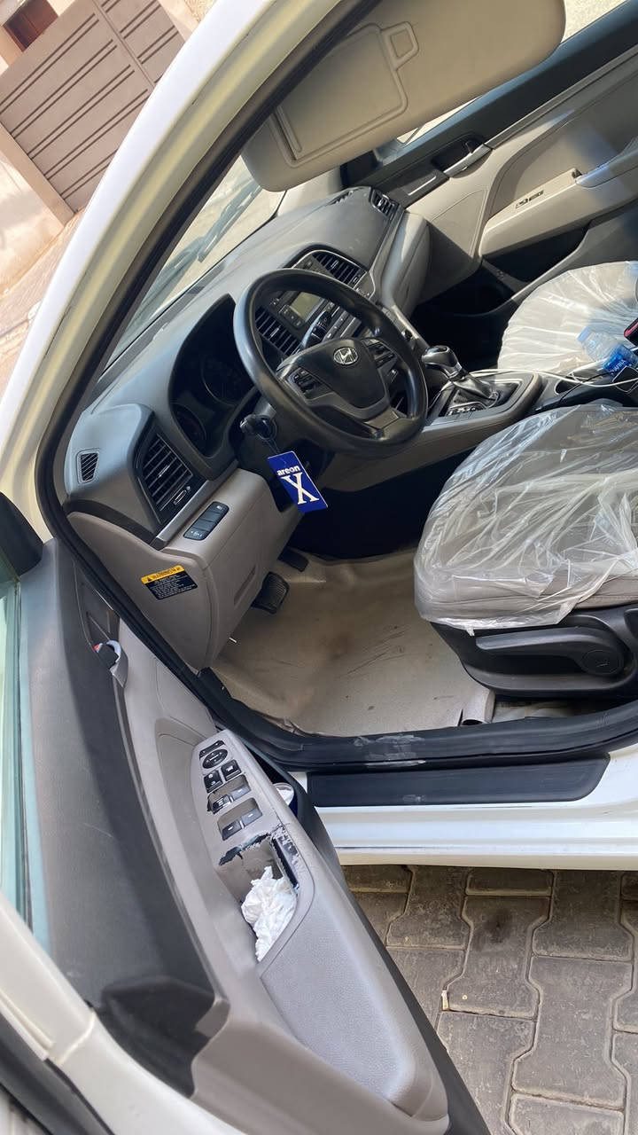 النتره موديل 2017امريكي مكينة 2000دوش حادث بنيد وجاملغ بدون دواخل وبيه صبغ اثر هوز تكشر بلكصه مال قماره وباب وره سايق مكاني نجف حي ابوطالب ***********  سعره 117وبيه مجال
