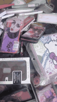 كفرات للبيع  شلعه 
عدد 900 مال تعزيلة محل بسعر ارخص من الجملة 500 دينار 
الغراف .. ***********
