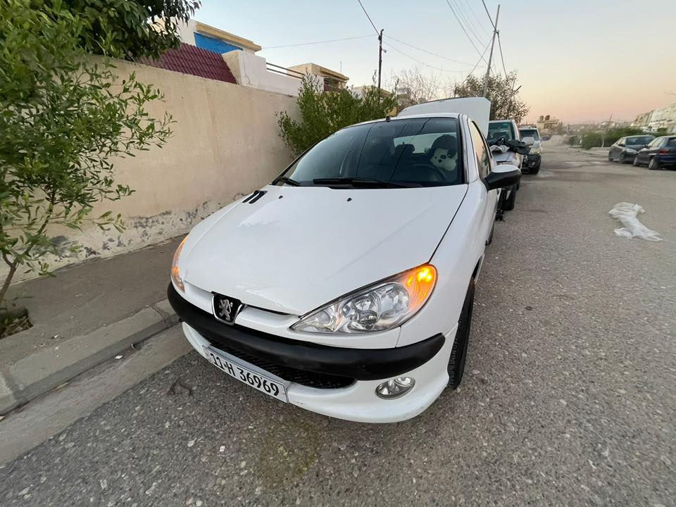 سلام عليكم  قفل 53ورقه

جنايه بيجو تعرف الوصف

بيجو 206 شركه عامه

2009

ماشيه ١٦٨ حقيقي

بيها مكانات صبغ بدون دواخل

ضفيرتها اي جطل ماكو ع شركه

دواخلها ع شركه

محرك ممتاز قوايش راديتر جديده

بطاريه جديده داينمو جديد

كير بل كارتون ماخذه الها ١٠ ورقات جديد بصندوق

سنترك لوك بلادي

اربع بوب سفافيف جديد

صدر بشهر 7 مبدله مع تايرات جدد

برغي مابيها نقص

ولاكلوب مشتغل بيها

ب اسمي سنويه جديده وهزه جديد

*********** وات ساب

سياره مكانها اربيل

و كل خميس ع جمعه انزل بيها ع بغداد
