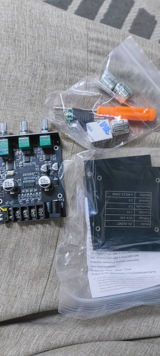 قطع الكترونيه 3 قطع
قطعتين كبار وقطعه من هاي الزغيره
30 الف مع التوصيل كلهن


**إذا كنت صاحب هذا الإعلان وتريد حذفه لأي سبب، رجاءا أرسل رسالة إلى الدعم الفني**