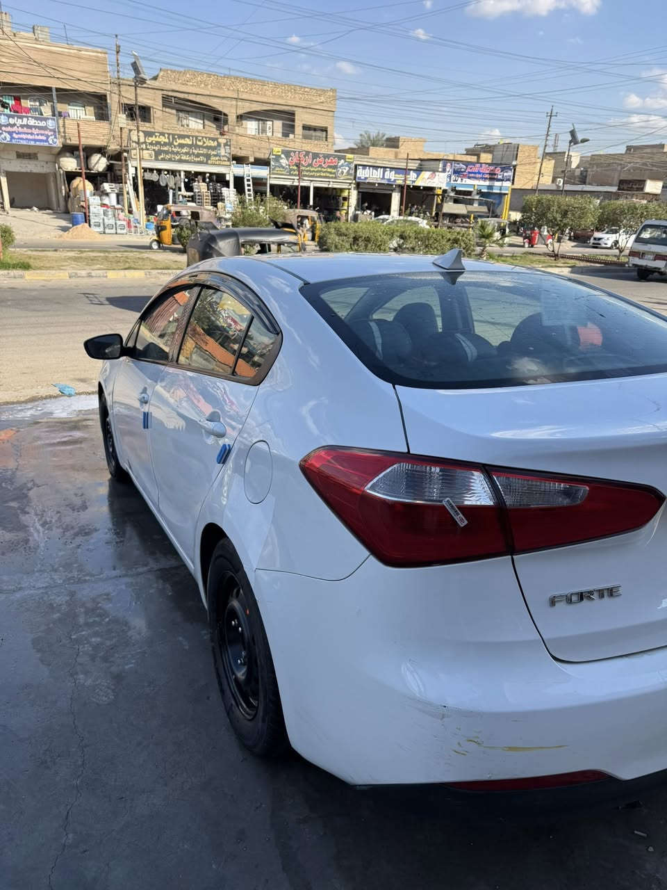 H
السلام عليكم من رخصه الادمن

كيا فورتي موديل 2016 رقم ديالى تحويل مباشر 
سياره جاهزه ومرتبه وكامله اي نقص ما بيهه حادثهه موجود سونار بالمنشور  سياره بدون دواخل كفاله 
كير مكينه حداده كله كفاله 
مكاني بغداد رقم بي واتس 
***********
السعر 117 وبيهه مجال
